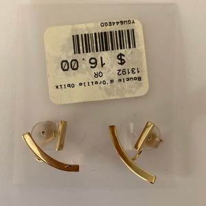 Earrings - free with a bundle